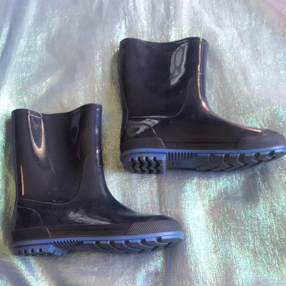 3/$25 Kids’ Navy Blue Rain Boots Size 13/1